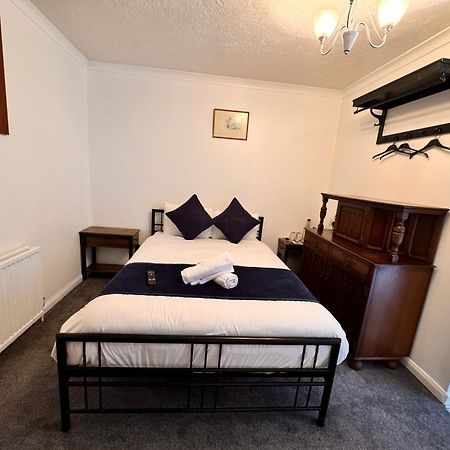 High Trees Guest House Gatwick Horley Exterior photo