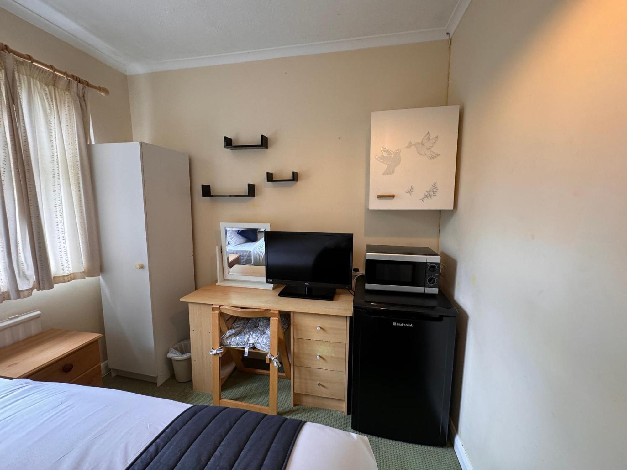 High Trees Guest House Gatwick Horley Exterior photo