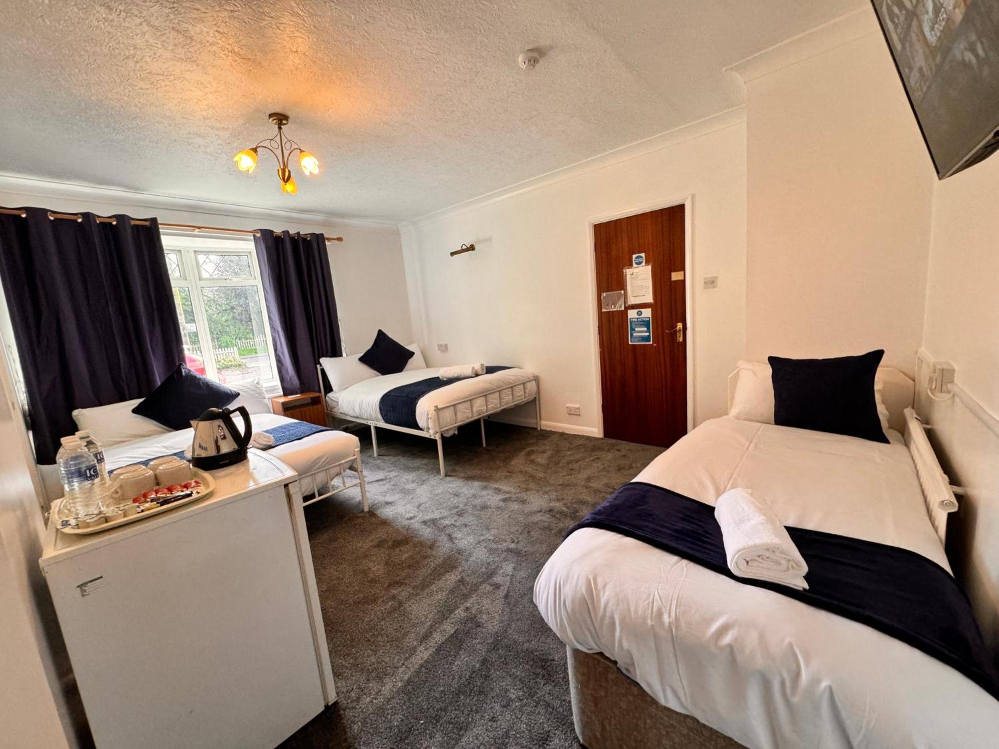 High Trees Guest House Gatwick Horley Exterior photo