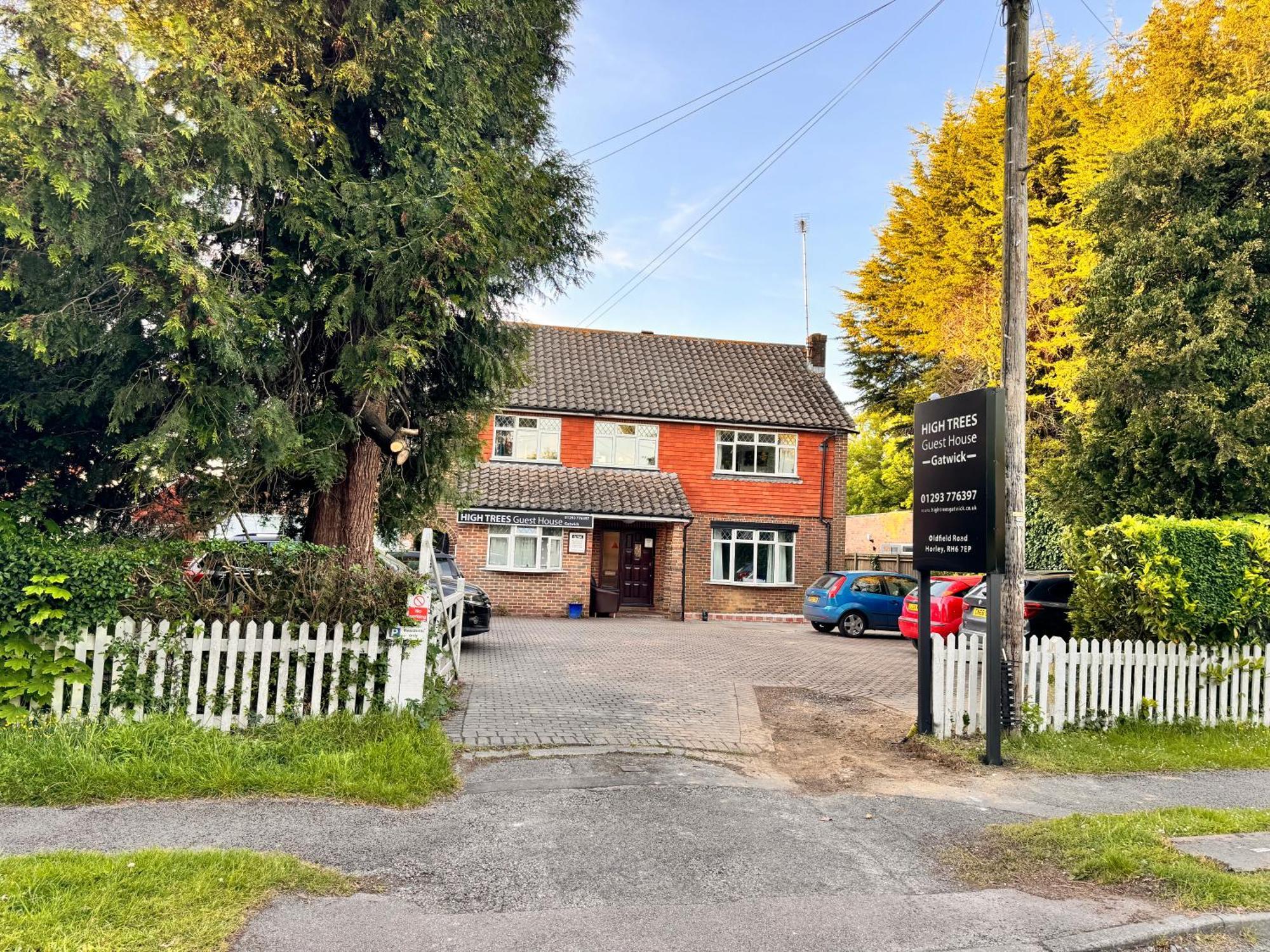 High Trees Guest House Gatwick Horley Exterior photo