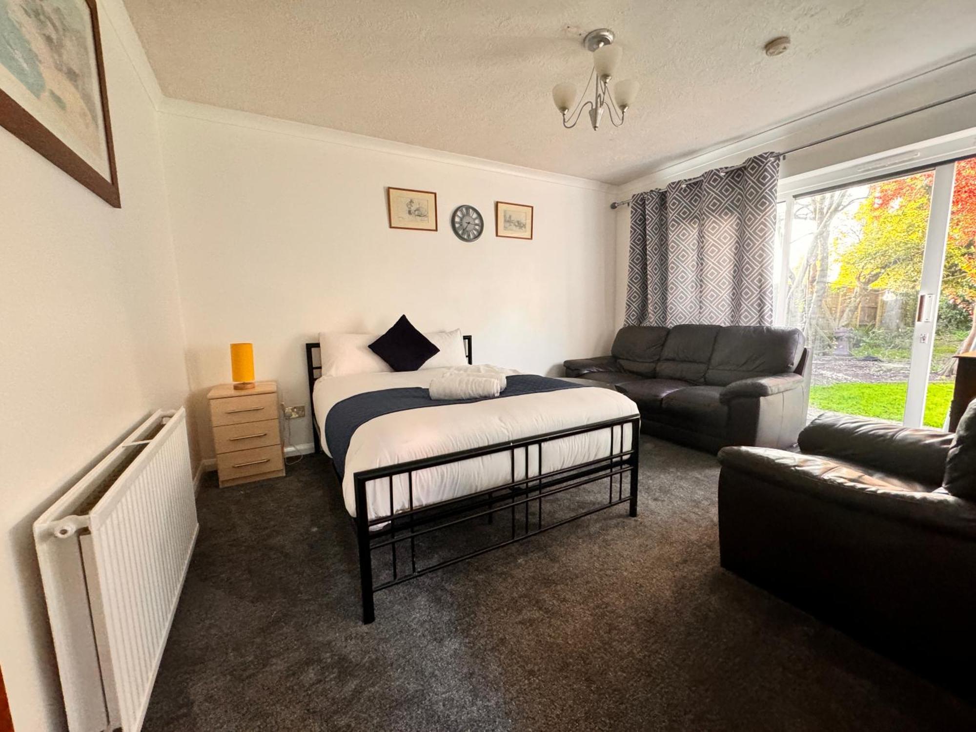 High Trees Guest House Gatwick Horley Exterior photo