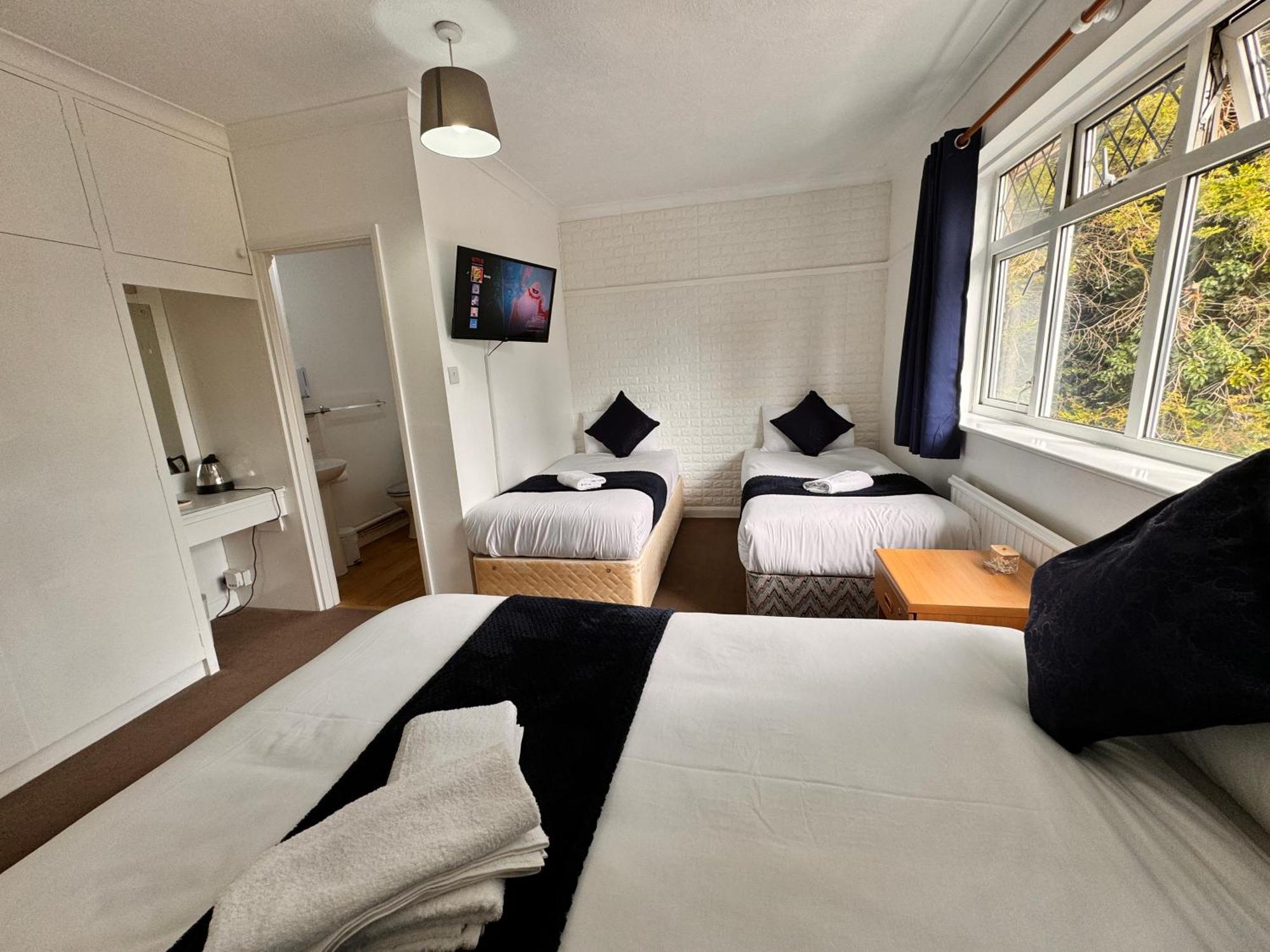 High Trees Guest House Gatwick Horley Exterior photo