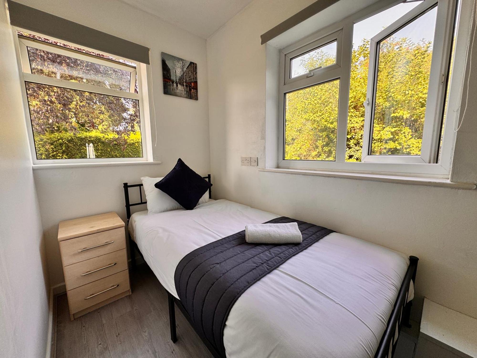 High Trees Guest House Gatwick Horley Exterior photo