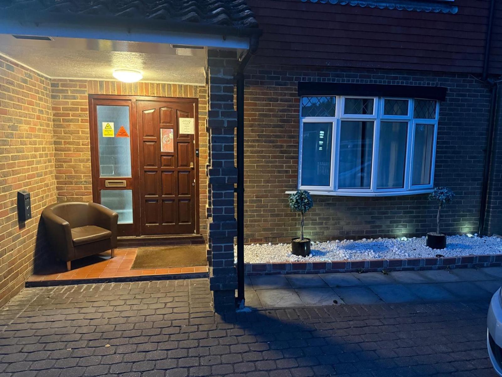 High Trees Guest House Gatwick Horley Exterior photo