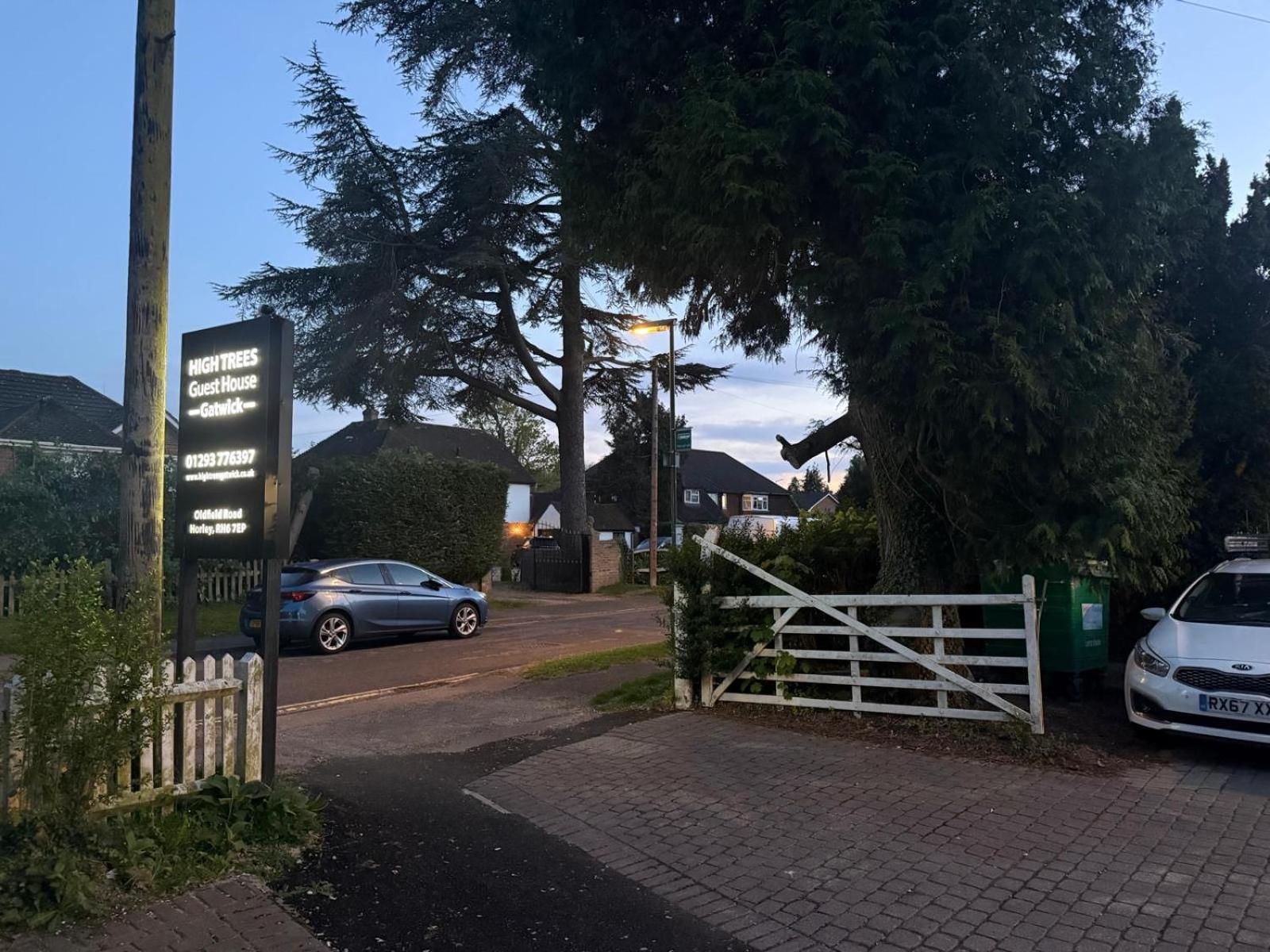 High Trees Guest House Gatwick Horley Exterior photo